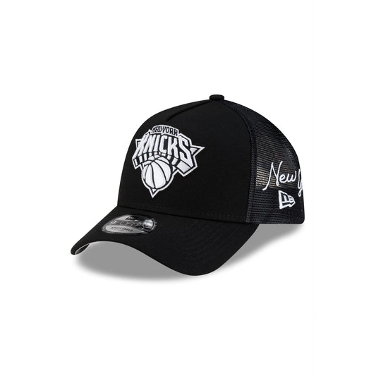 New York Knicks Side Script Black 9FORTY A-Frame Trucker Hat